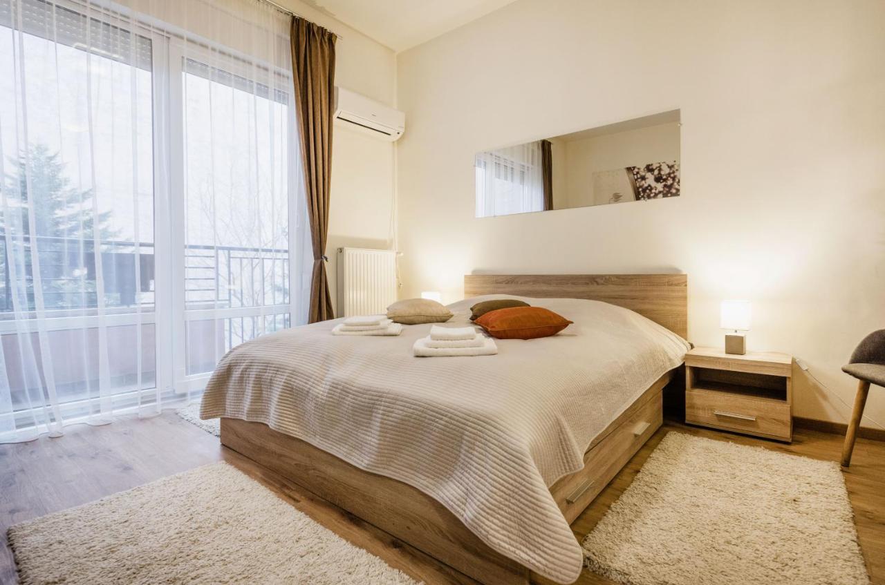 Appartement Downtown Charm With Balcony And Garden View à Budapest Extérieur photo