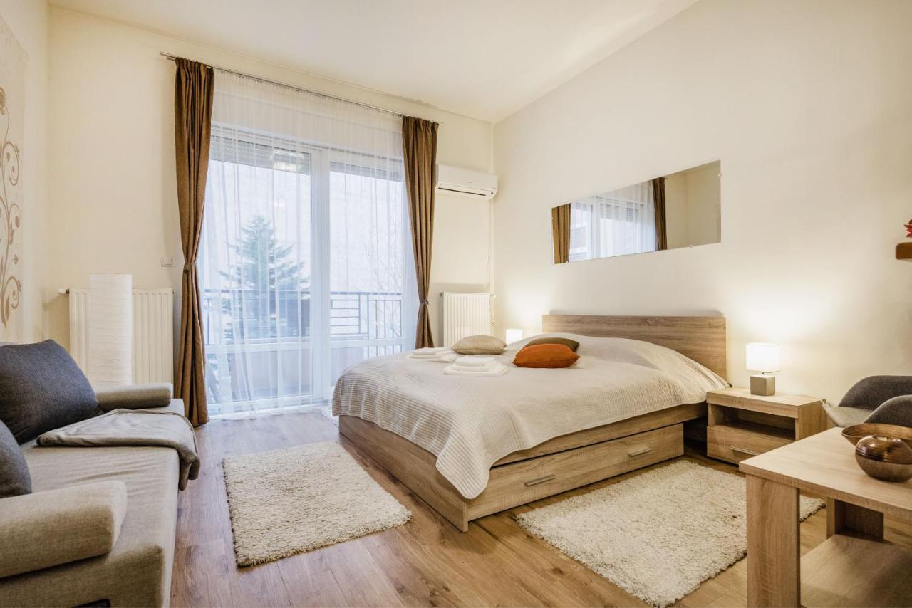 Appartement Downtown Charm With Balcony And Garden View à Budapest Extérieur photo