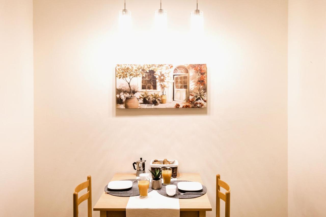 Appartement Downtown Charm With Balcony And Garden View à Budapest Extérieur photo