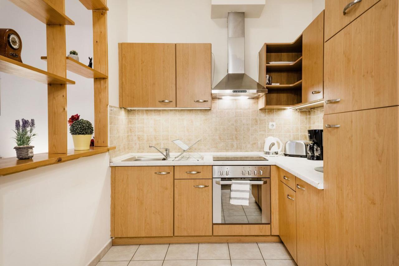 Appartement Downtown Charm With Balcony And Garden View à Budapest Extérieur photo